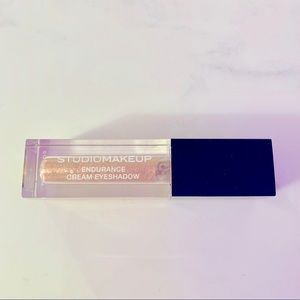 STUDIO MAKEUP Cream eyeshadow in Pink